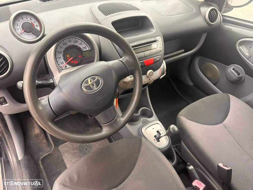Toyota Aygo - 8