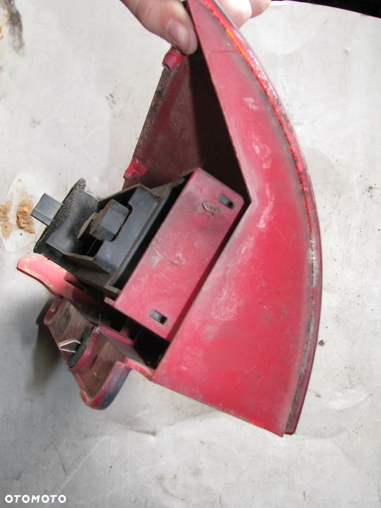 LAMPA TYLNA LEWE FORD FOCUS  KOMBI - 5