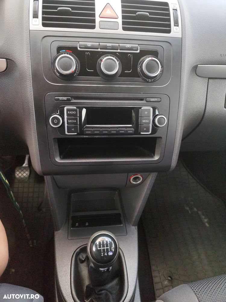 Volkswagen Touran 1.6 TDI Highline - 11