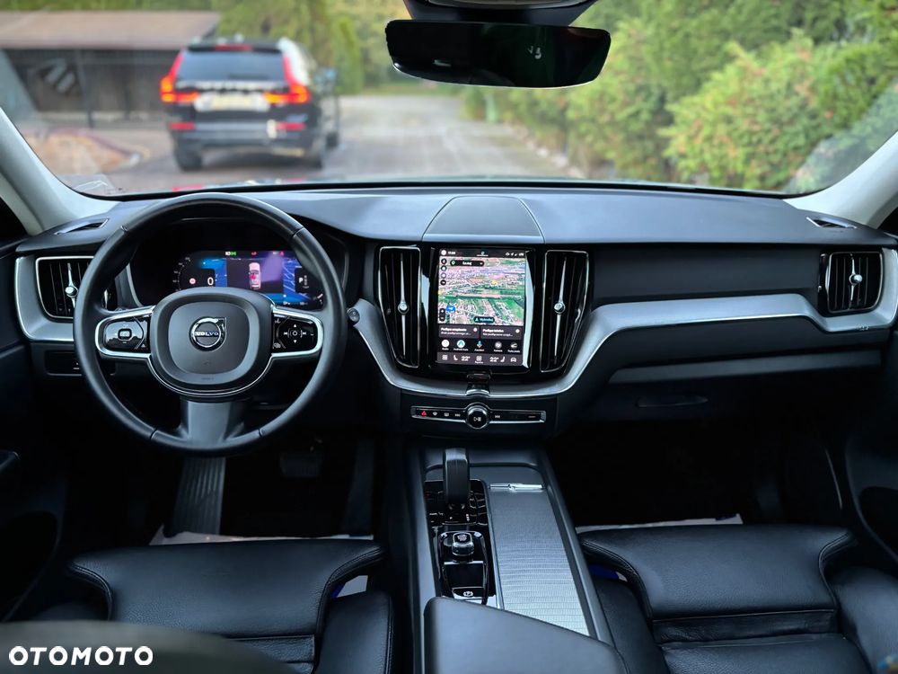Volvo XC 60 B4 D AWD Plus Dark - 22