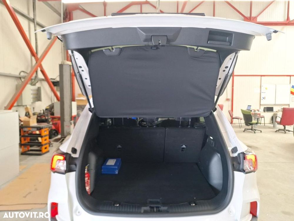 Ford Kuga 1.6 EcoBoost 2x4 Titanium - 16