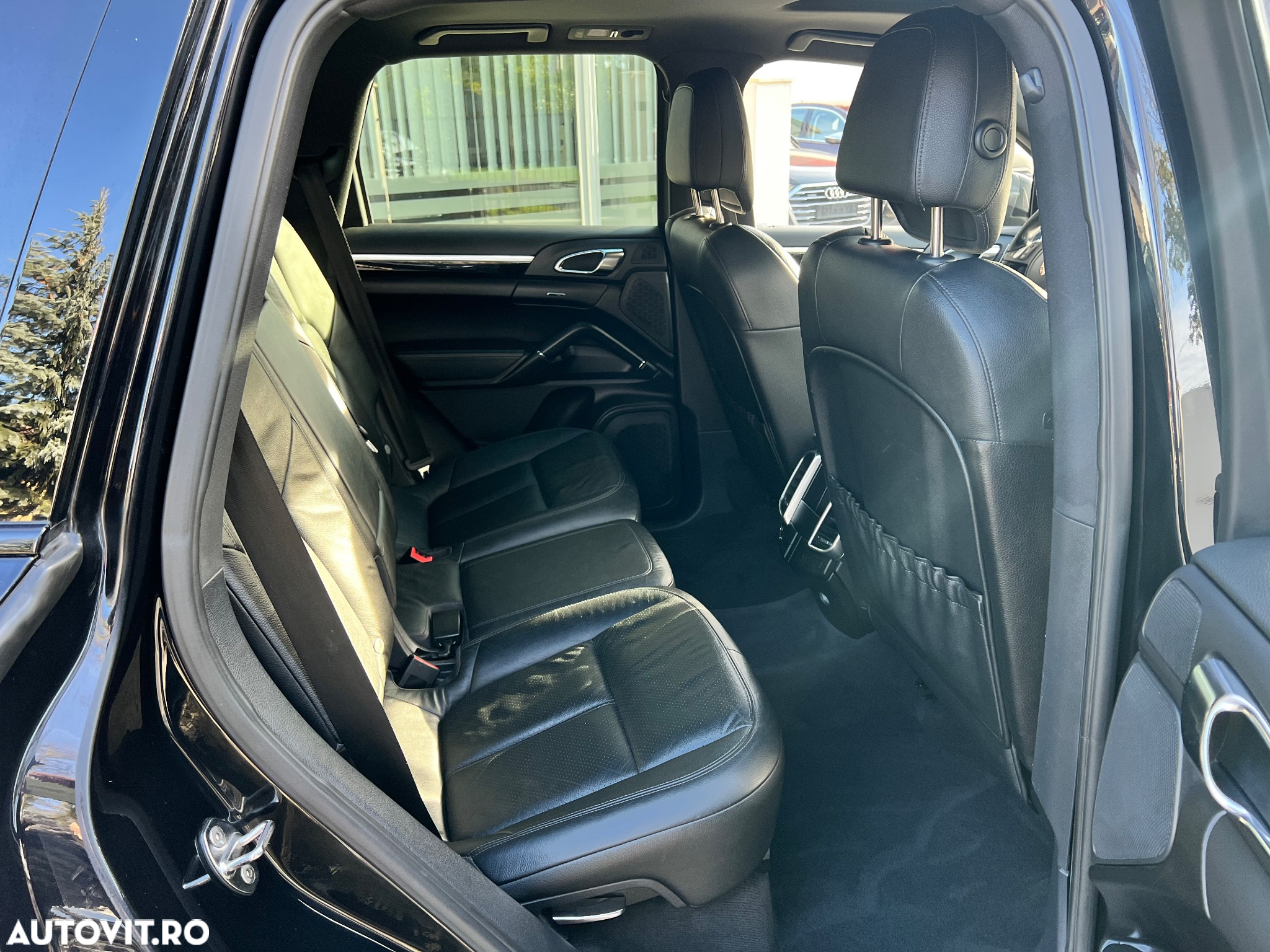 Porsche Cayenne - 16