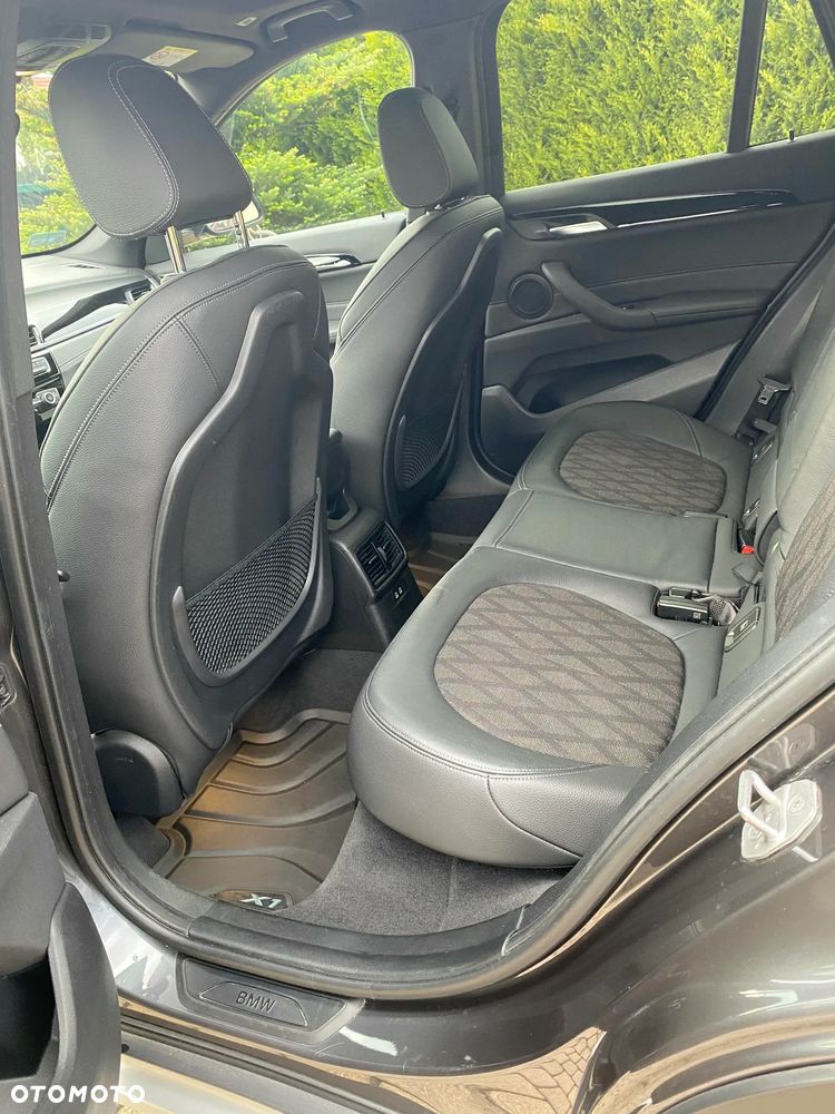 BMW X1 xDrive18d xLine sport - 29
