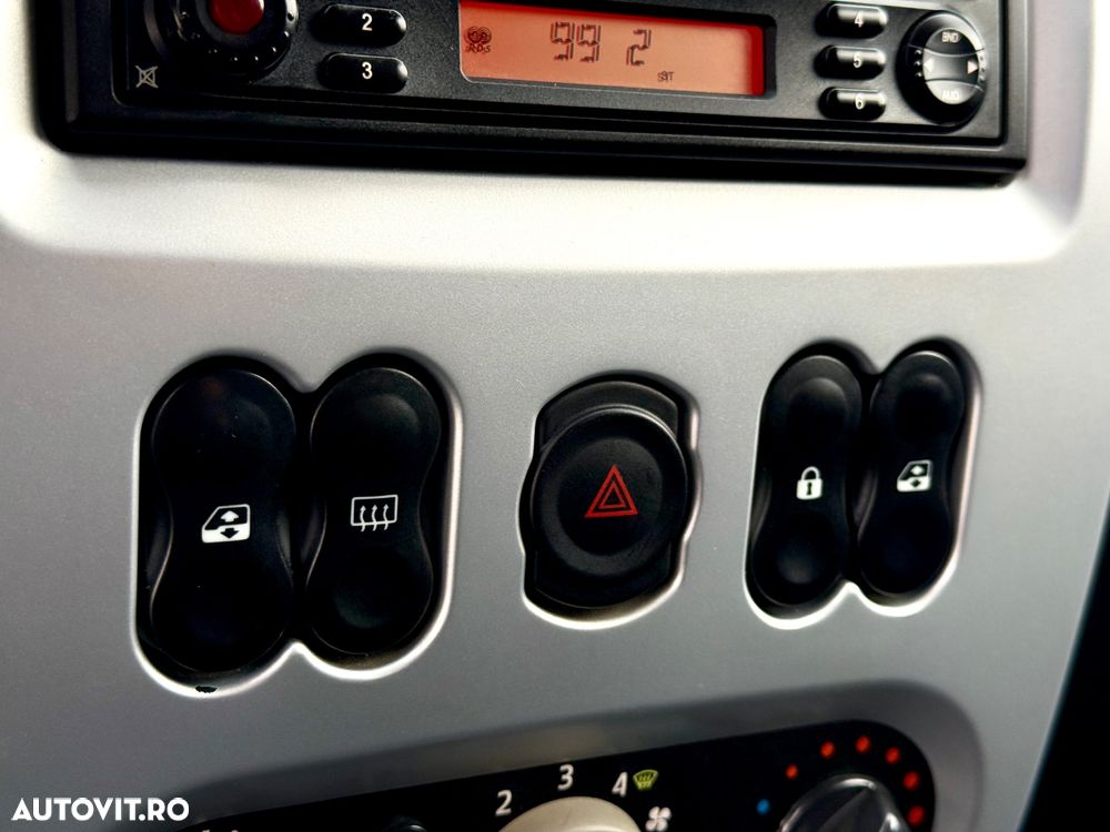 Dacia Logan 1.6 16V Laureate - 23