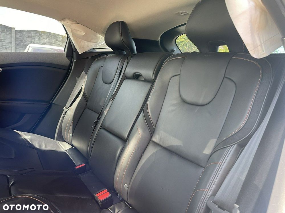 Volvo V40 Cross Country T4 AWD Geartronic Kinetic - 13