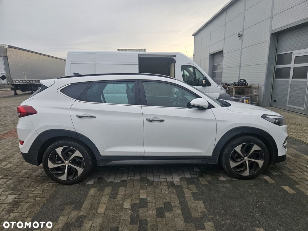 Hyundai Tucson - 4