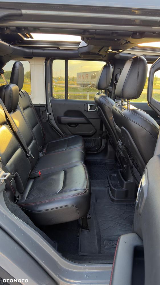 Jeep Wrangler - 2