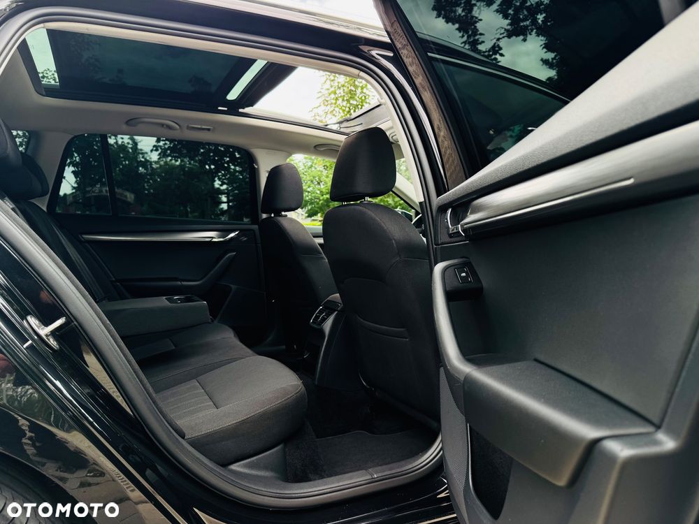 Skoda Octavia 1.6 TDI DSG Premium Edition - 33