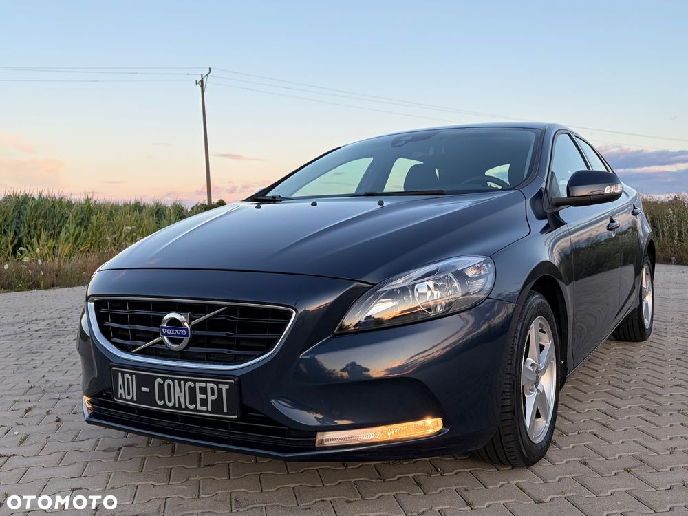 Volvo V40 D2 Momentum - 1