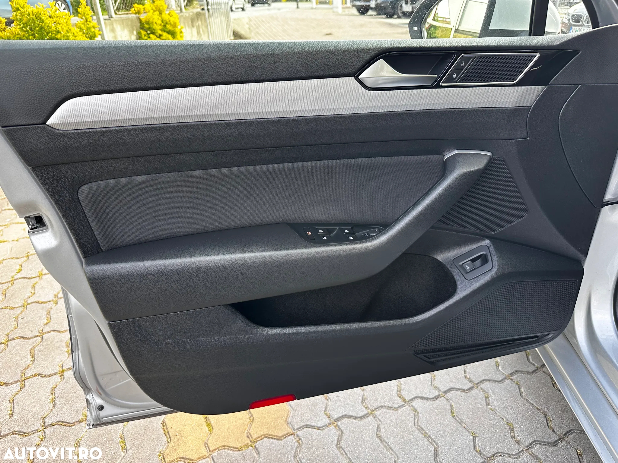 Volkswagen Passat Variant 1.6 TDI (BlueMotion Technology) DSG Comfortline - 32