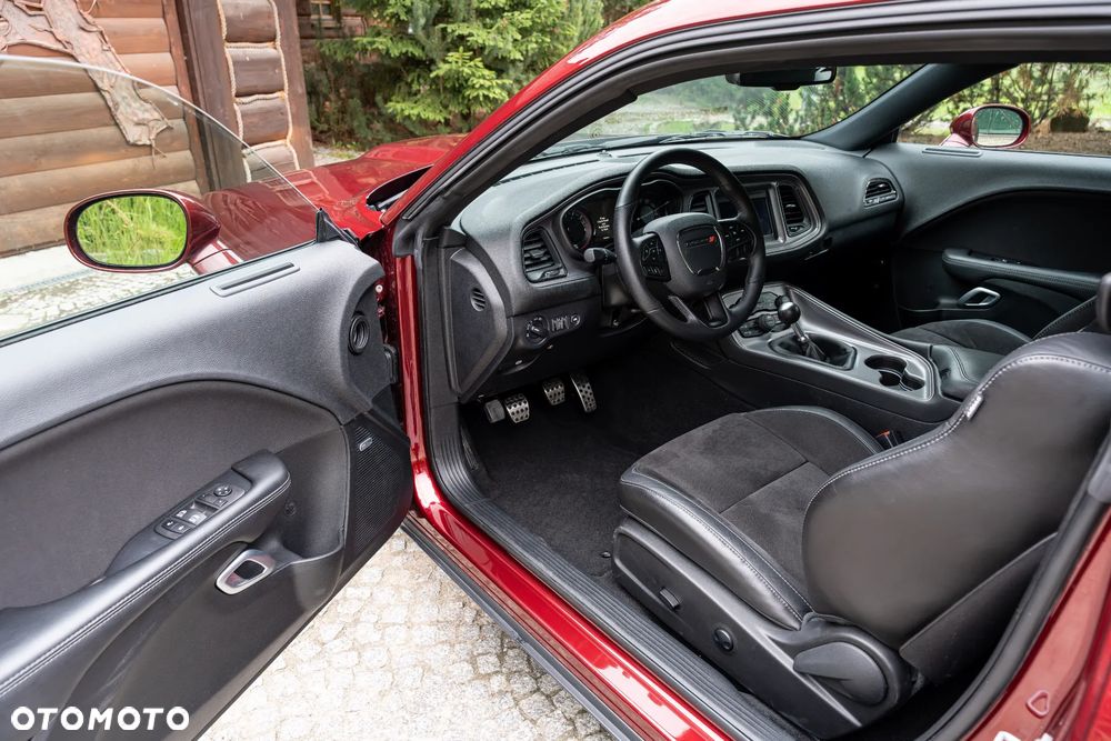 Dodge Challenger - 22