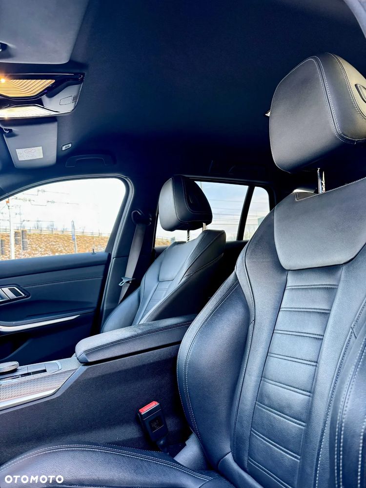 BMW Seria 3 320d Edition M Sport Shadow - 13