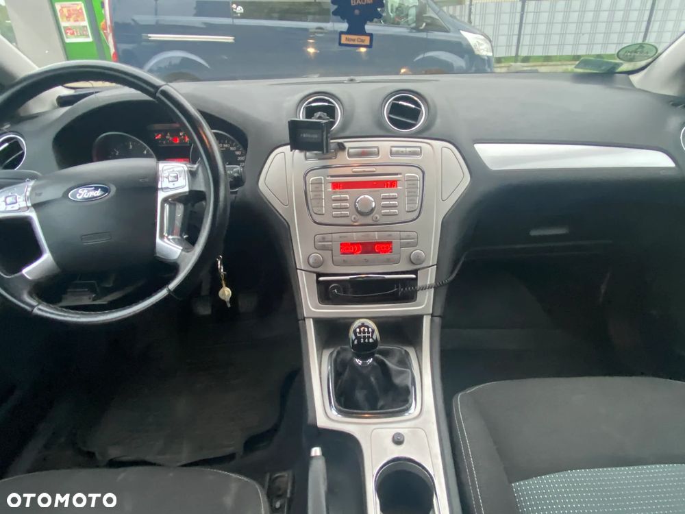 Ford Mondeo 2.0 TDCi Trend - 13