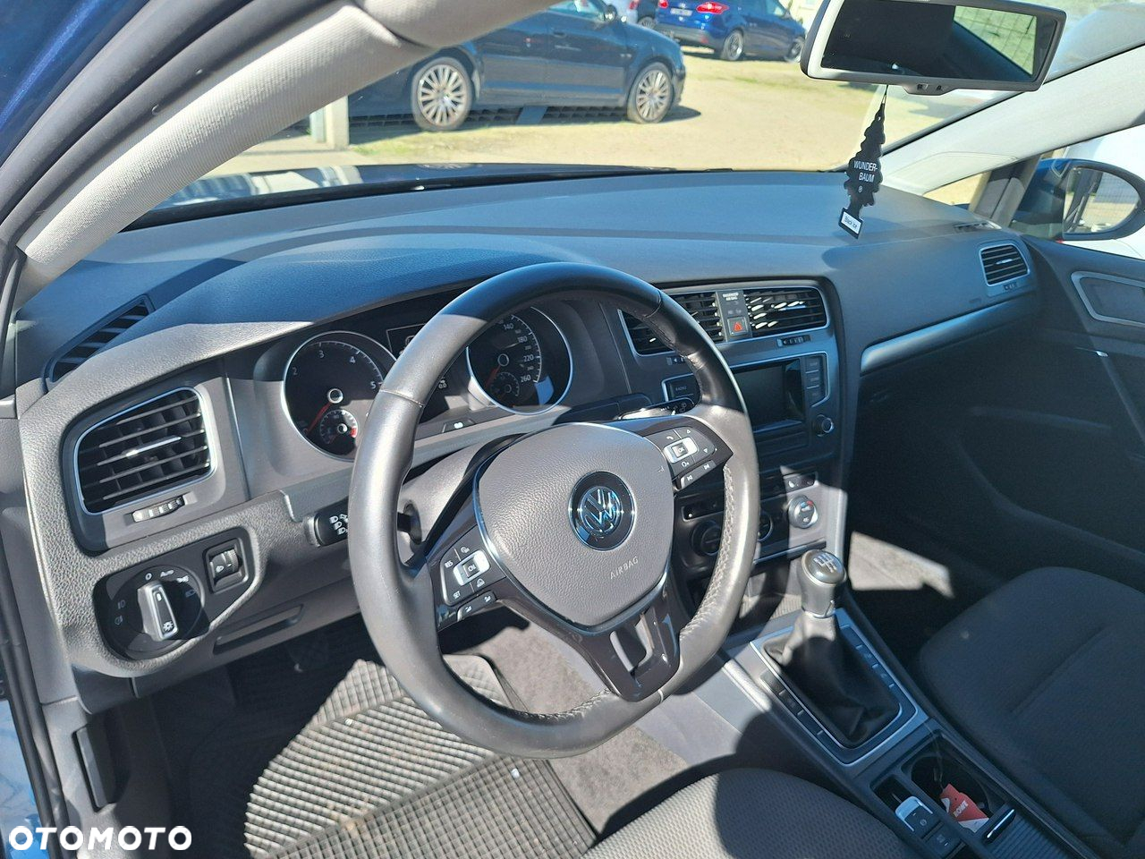 Volkswagen Golf 1.6 TDI BlueMotion Technology Comfortline - 11