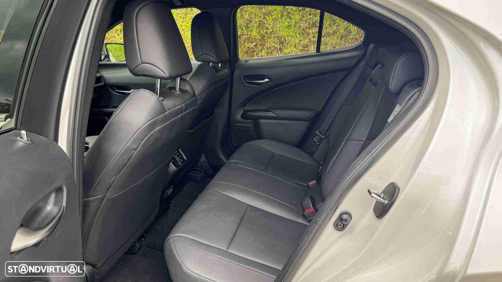 Lexus UX 250h Premium - 13