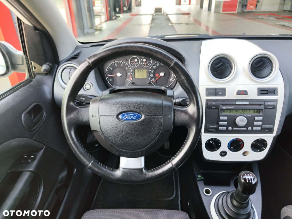 Ford Fiesta 1.3 Ambiente - 18