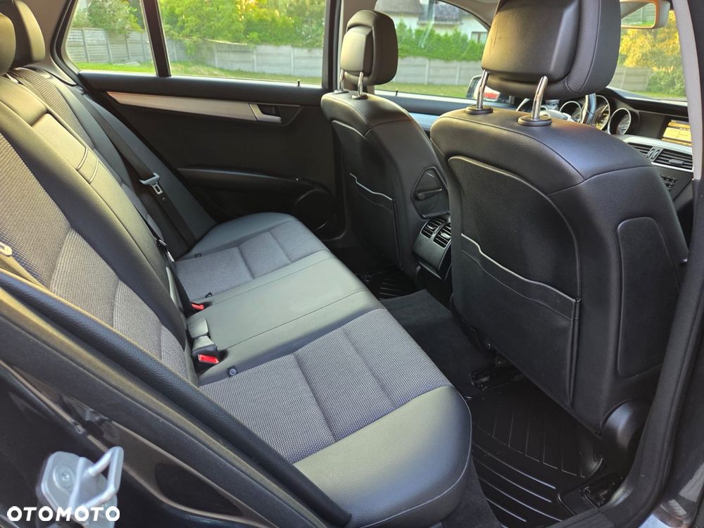Mercedes-Benz Klasa C 200 T Kompressor Automatik Avantgarde - 26