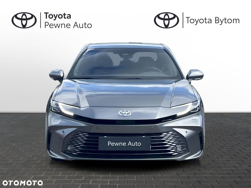 Toyota Camry - 4
