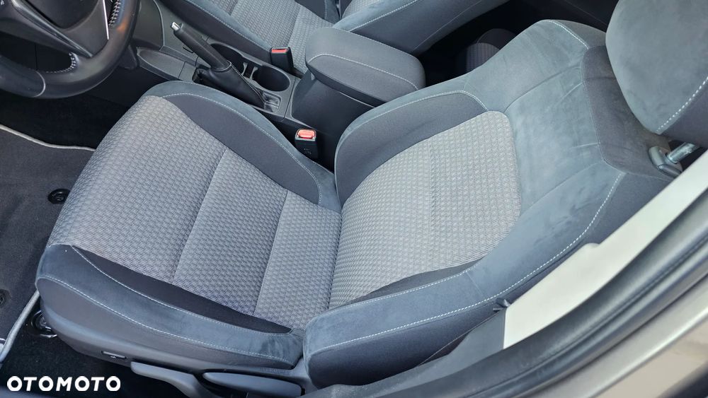 Toyota Auris - 11