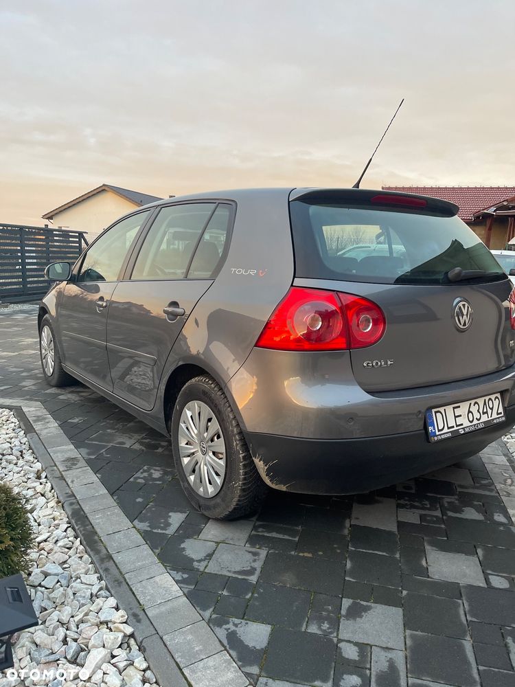 Volkswagen Golf - 5