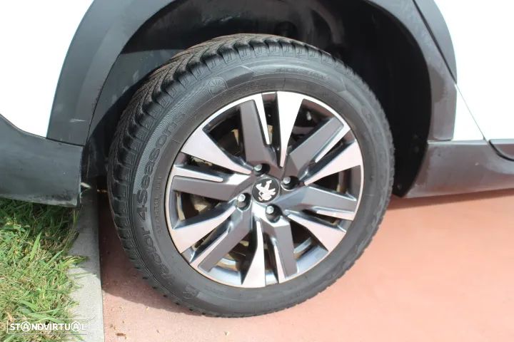 Peugeot 2008 1.2 PureTech Allure - 11