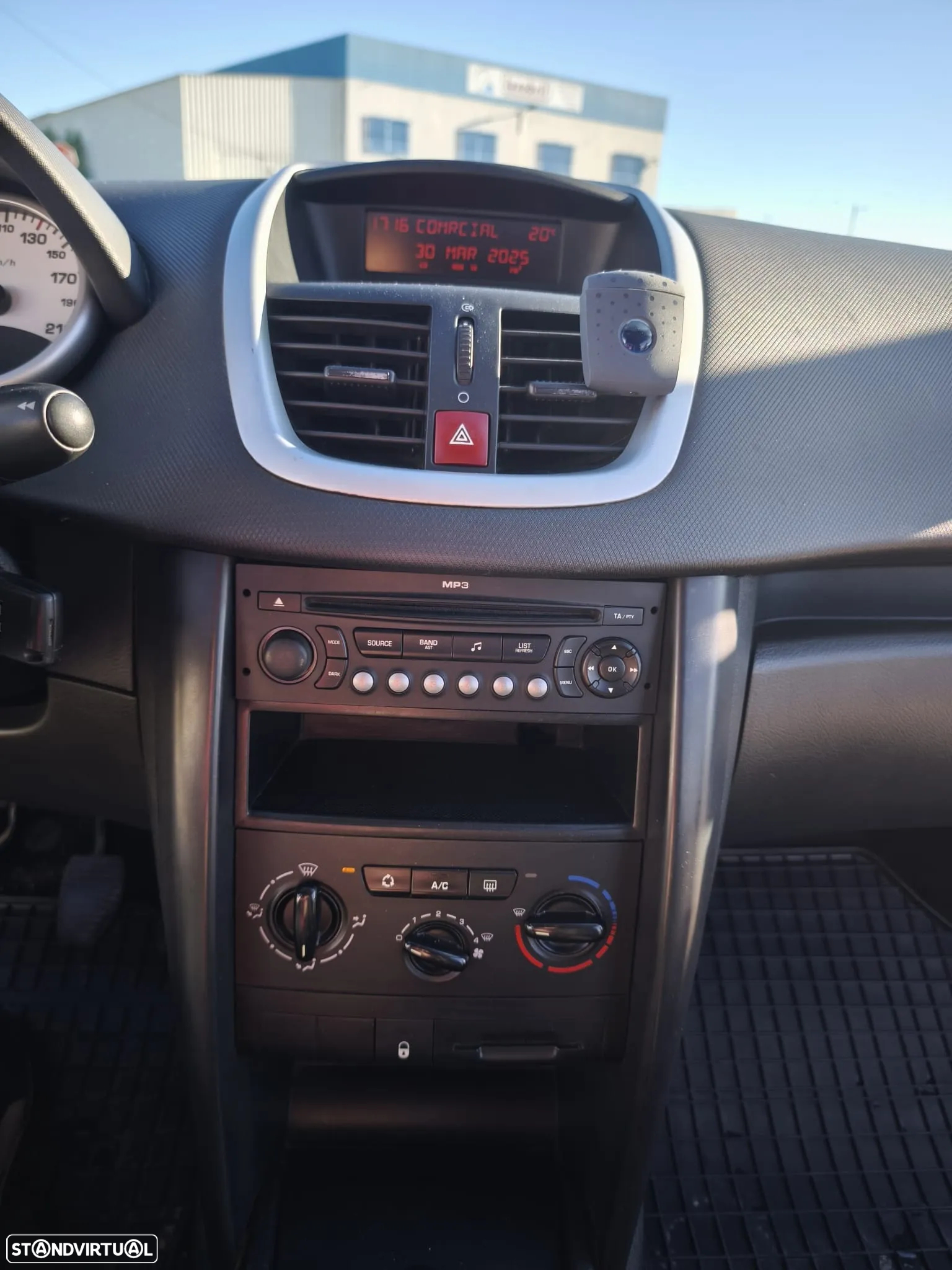 Peugeot 207 1.4 HDi Urban - 10