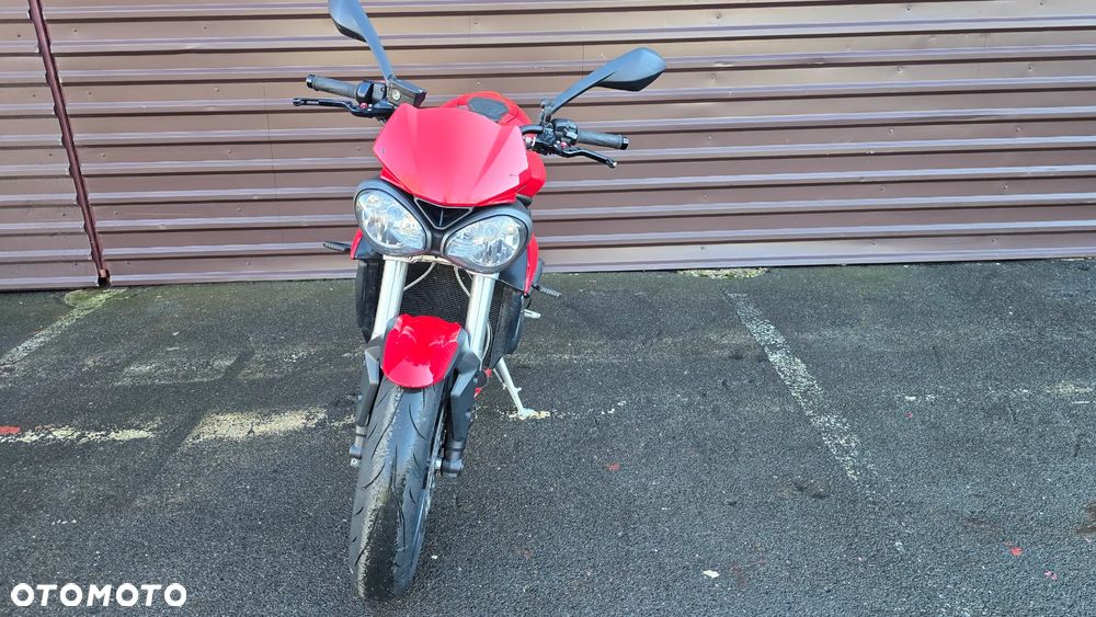 Triumph Street Triple - 10
