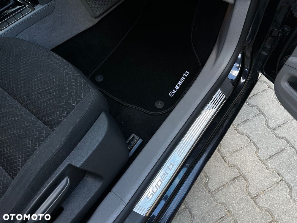 Skoda Superb 2.0 TDI Green tec DSG Elegance - 14