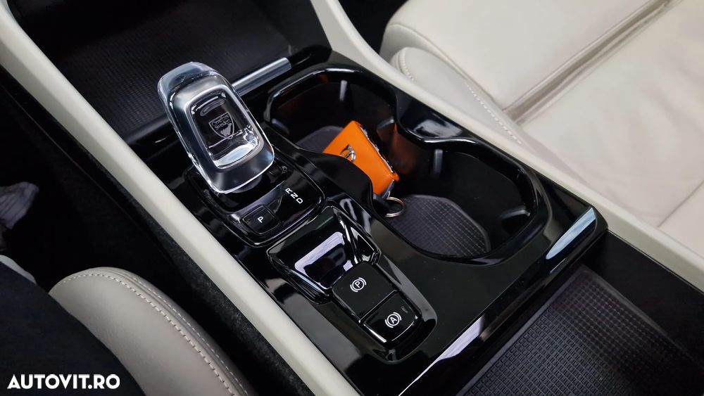 Volvo XC 40 T5 Recharge DKG Inscription Expression - 16