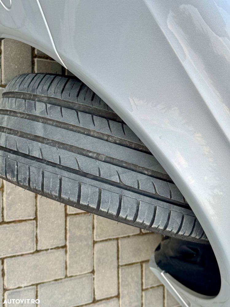 Mercedes-Benz E - 12