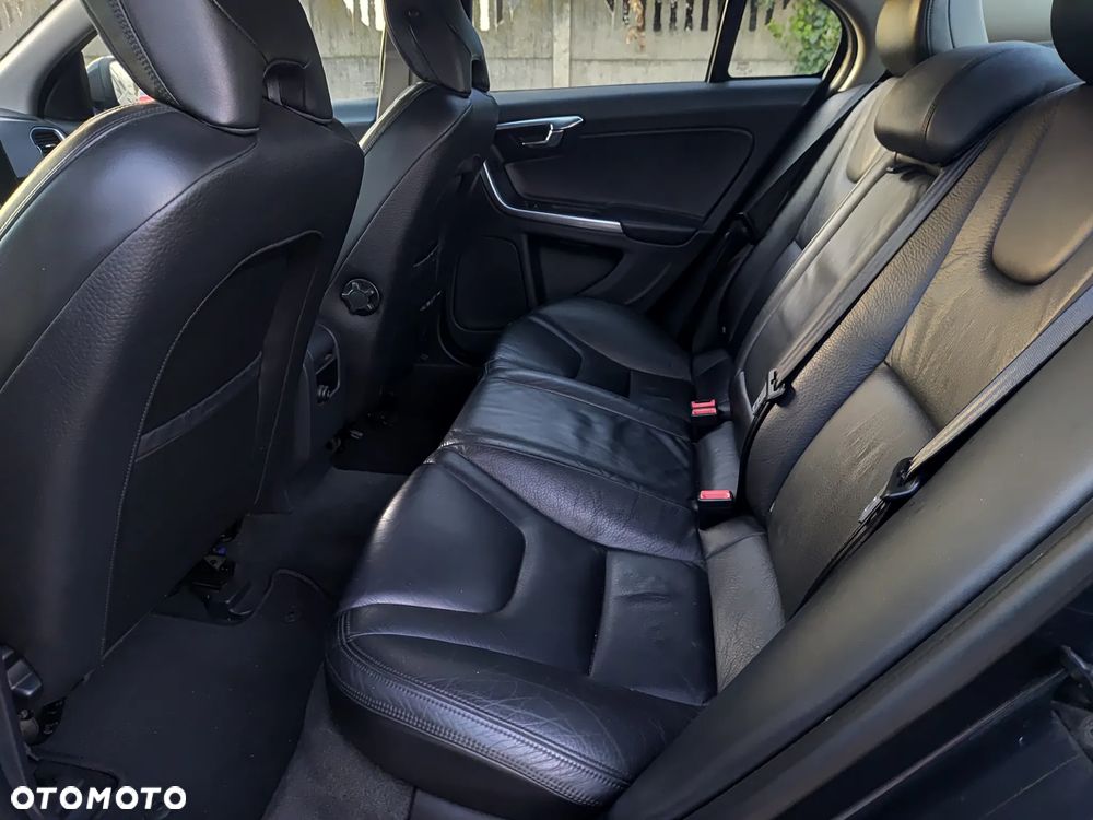 Volvo S60 D4 Geartronic Momentum - 17