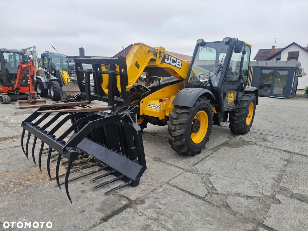 JCB 526-26 - 4
