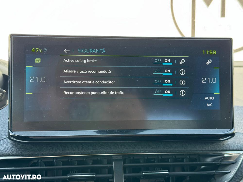 Peugeot 3008 PHEV 300 EAT8 4X4 GT - 31