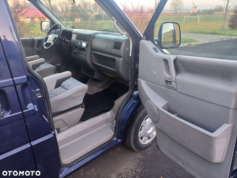 Volkswagen Multivan - 24