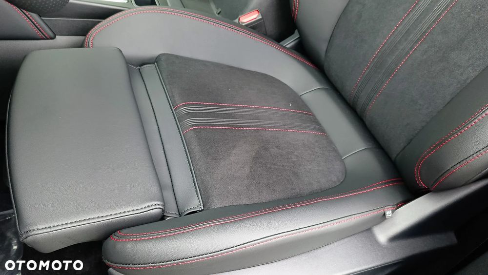 Ford Kuga 2.5 FHEV FWD ST-Line X - 22