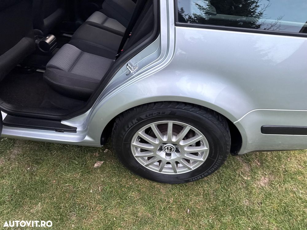 Volkswagen Golf 1.6 Comfortline - 37