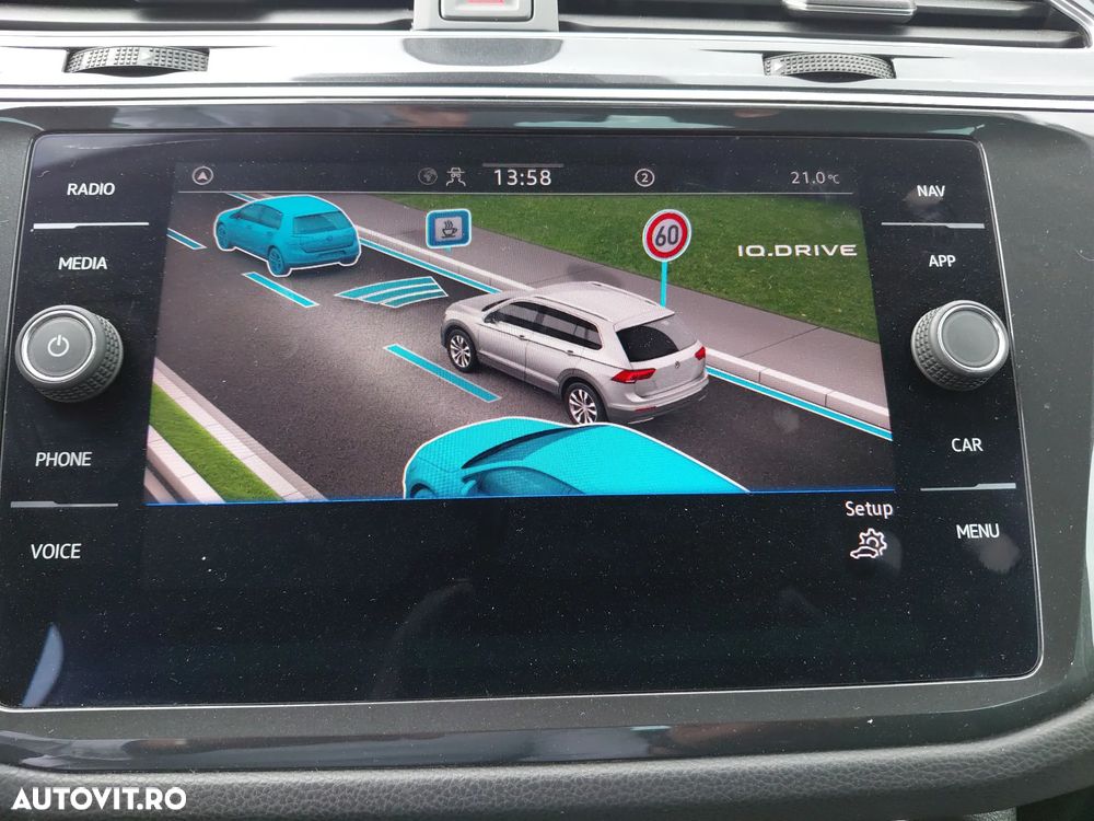 Volkswagen Tiguan 2.0 TDI DSG Elegance - 26