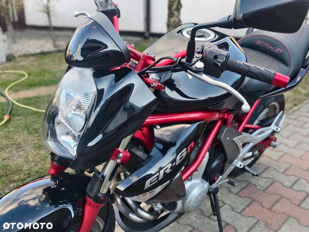 Kawasaki ER - 27