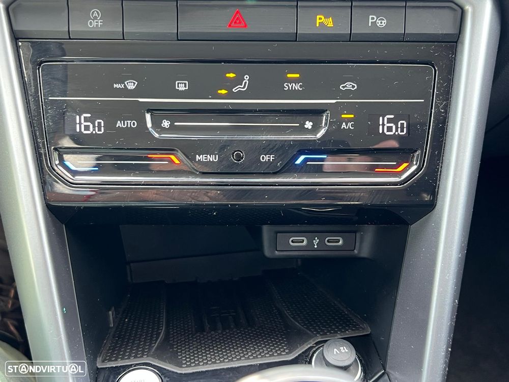 VW T-Roc 1.0 TSI Urban - 25