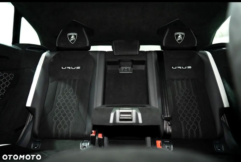 Lamborghini Urus - 17