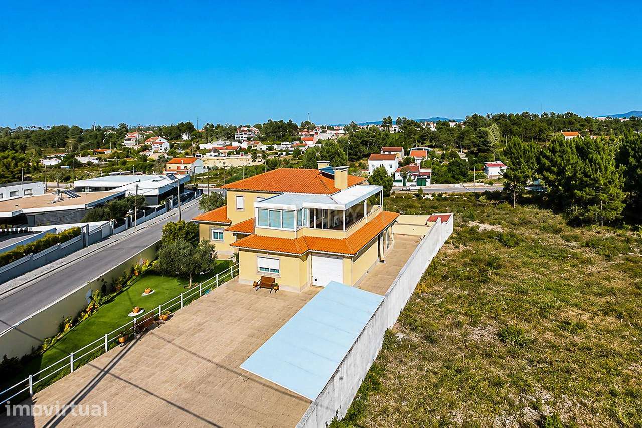Moradia T4 com Jardim, Vila Alegre, Fernão Ferro - Grande imagem: 2/46