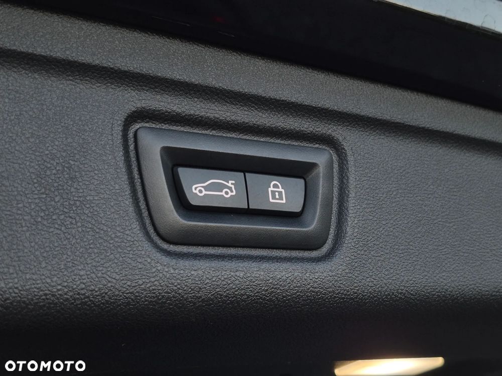 BMW Seria 3 320d mHEV - 27