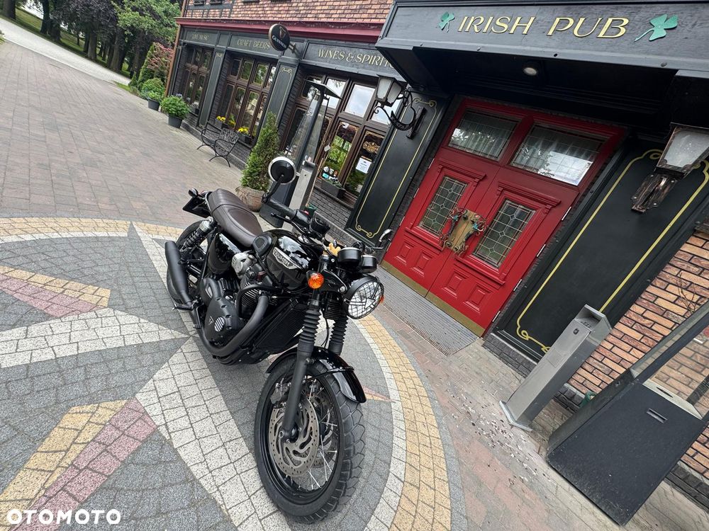 Triumph Bonneville - 15