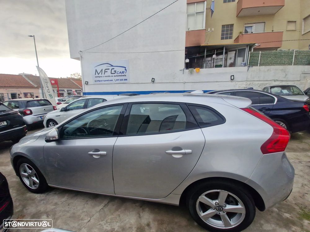 Volvo V40 D2 Geartronic Kinetic - 11
