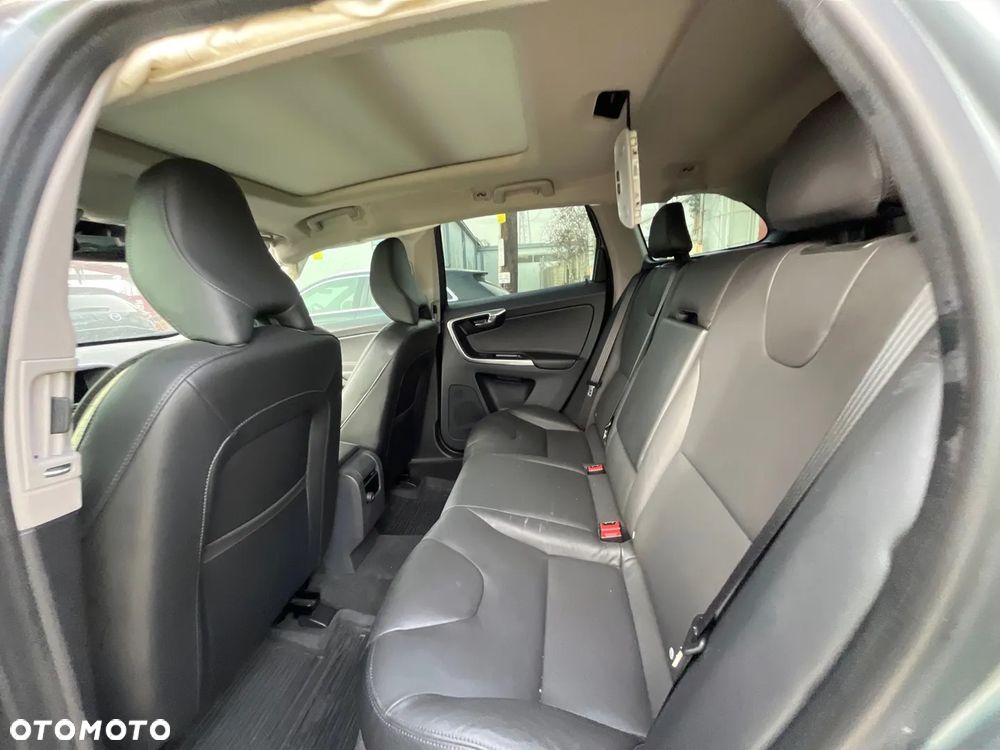 Volvo XC 60 T5 AWD Momentum - 12