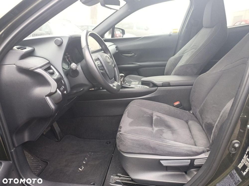 Lexus UX 250h GPF Business 2WD - 28