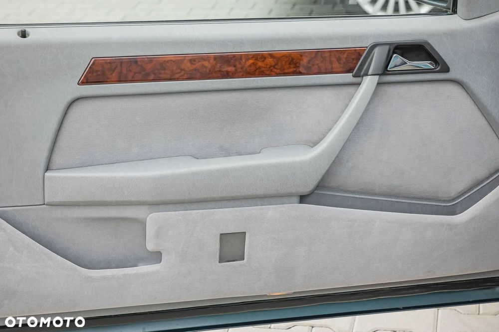 Mercedes-Benz W124 (1984-1993) - 29