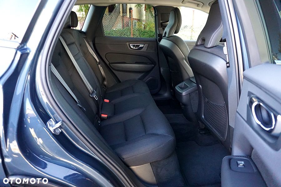 Volvo XC 60 B4 B Geartronic Momentum Pro - 25