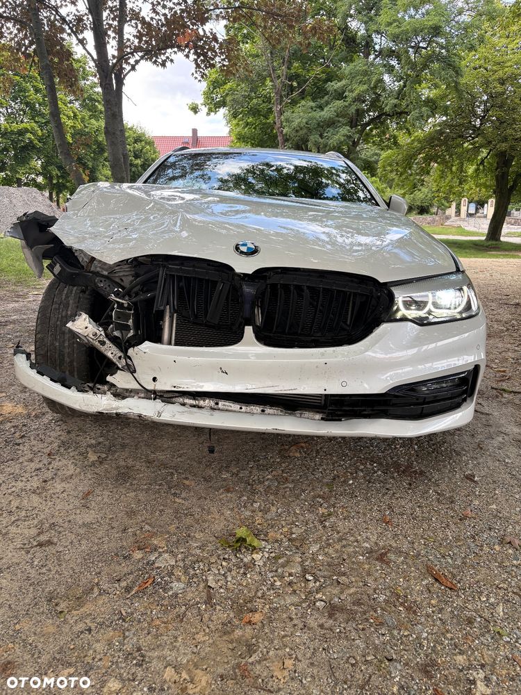 BMW Seria 5 520d Sport Line - 2