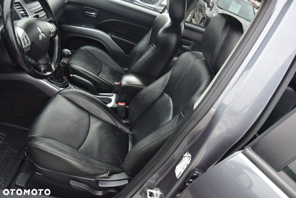 Mitsubishi Outlander 2.0 DI-D 4WD Inform - 23